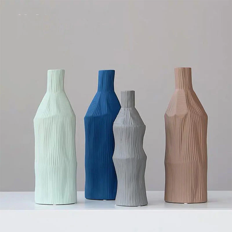 A Set Of Two Fresh Ceramic Vases - Image 3